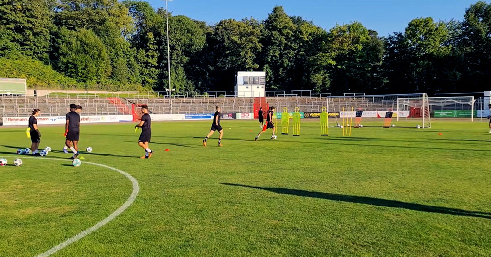 1v1 Practice with Cones and Goalkeeper